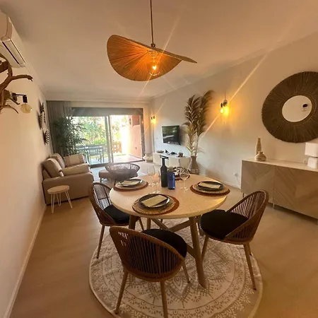 Apartment Dans Les Jardins Tropicaux